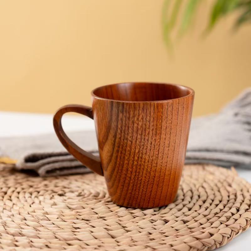Environmentally friendly wooden beer mugs, creative coffee mugs, wooden mugs, Japanese-style cups with handles, wooden high temperature resistant