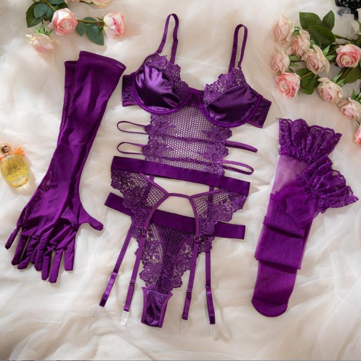 2025 New Russia Design Romantic Purple Woman Sexy Lingerie with Stocking Gloves